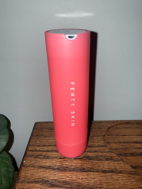 Fenty Beauty Other - Fenty beauty, Hydra visor sunscreen with case